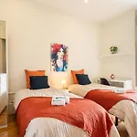 Host Wise - Sweet Bright Flats - Center *