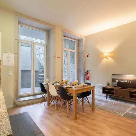 Host Wise - Sweet Bright Flats - Center *