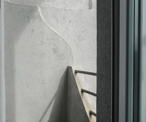 Host Wise - Sweet Bright Flats - Center Oporto